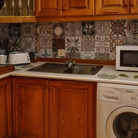 Alondras Park - Sleeps 2 - Parking - Pool Apartment Arona (Tenerife)