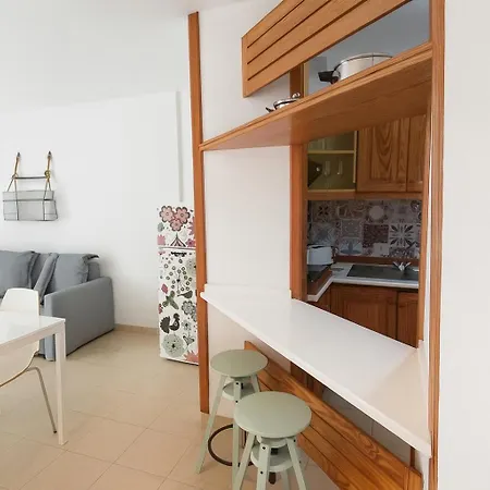 Alondras Park - Sleeps 2 - Parking - Pool Apartment *