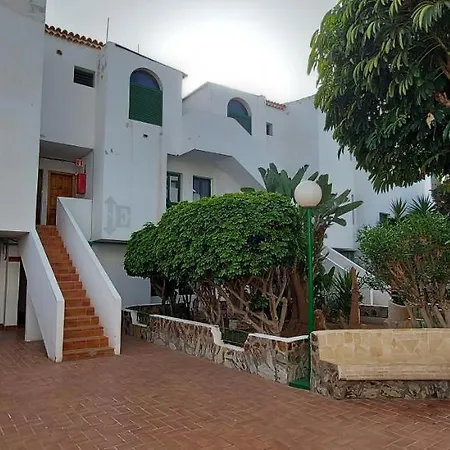 Alondras Park - Sleeps 2 - Parking - Pool